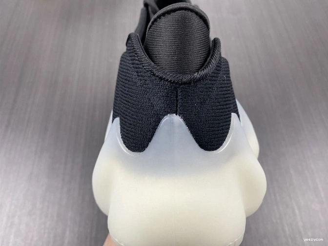 YEEZY H68031 400 ADIDAS 0920
